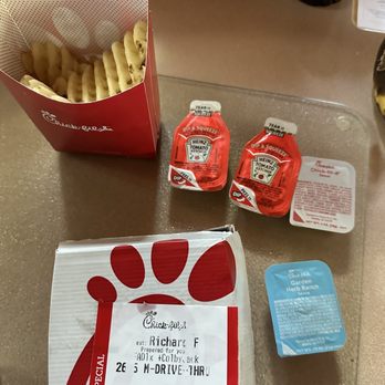 Chick-fil-A - Chick-fil-A Waffle Potato Fries- and sauces - Fast Food Near Me - Louisville, Kentucky Chick-fil-A - Chick-fil-A Waffle Potato Fries- and sauces - Fast Food Near Me - Louisville, Kentucky