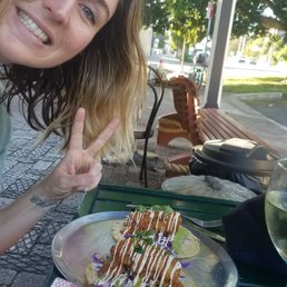 Loz, reppin her set, whilst about to enjoy some sick ass tacos Loz, reppin her set, whilst about to enjoy some sick ass tacos