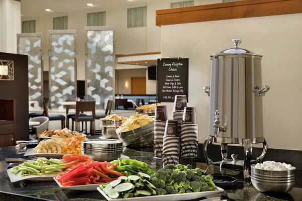 Embassy Suites by Hilton Boston at Logan Airport by null