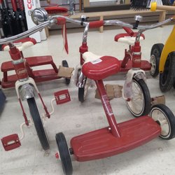 E&H Ace Hardware - Old fashioned tricycle!