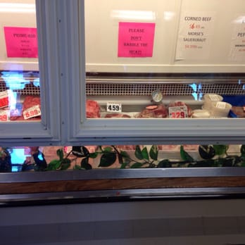 Bisson's Meat Market - Pork case - Meat Shops Near Me - Topsham, Maine Bisson's Meat Market - Pork case - Meat Shops Near Me - Topsham, Maine