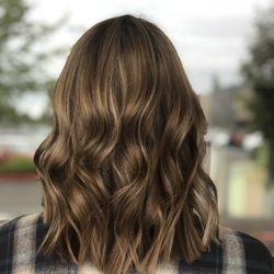 Ariane's Fringe Benefits Salon