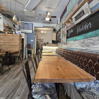 Paddler - Restaurant interior - Thai Near Me - Toronto, Ontario Paddler - Restaurant interior - Thai Near Me - Toronto, Ontario