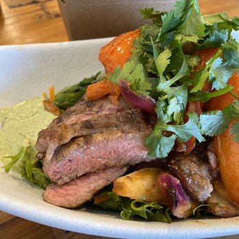 Chinollo - Saltado Peruano - New American Near Me - Carson, California