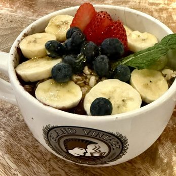 Island Vintage Wine Bar - Açaí bowl - Wine Bars Near Me - Honolulu, Hawaii Island Vintage Wine Bar - Açaí bowl - Wine Bars Near Me - Honolulu, Hawaii