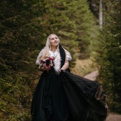 Jeannine's Bridal & Formal Wear