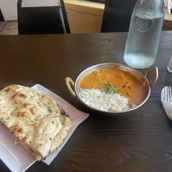 Indian Rasoi - Garlic naan and butter chicken - Indian Near Me - Ventura, California