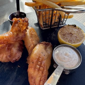 Beeside Balcony - Fish & Frites - Mediterranean Near Me - Del Mar, California
