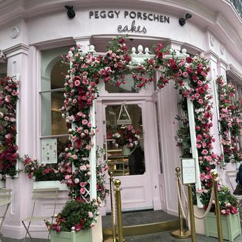 Peggy Porschen Cakes - Entrance - Patisserie/Cake Shop Near Me - London, XGL Peggy Porschen Cakes - Entrance - Patisserie/Cake Shop Near Me - London, XGL