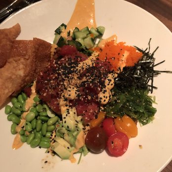 Yard House - Poke nachos - Bars Near Me - Hallandale Beach, Florida