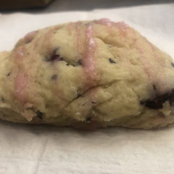Mundial Coffee - Strawberry & Lemon Scone - Coffee & Tea Near Me - Riverside, California