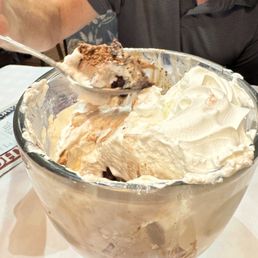 Brownie sundae for 2!