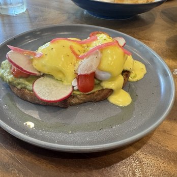 Fig & Ginger - Avacado smash toast - Breakfast & Brunch Near Me - Honolulu, Hawaii
