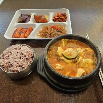 Makkal Chon - Mixed spicy soft-tofu soup - Korean Near Me - Toronto, Ontario