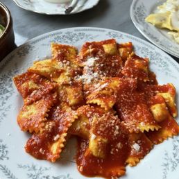 Ravioli w tomato sauce Ravioli w tomato sauce