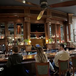 Gracie's - Bar