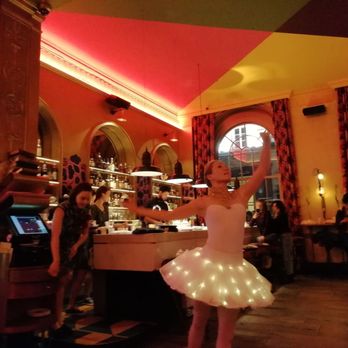 Sketch - Impromptu ballet performance - French Near Me - London, XGL