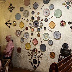 Lilikoi Bar and Grill - Wall of plates