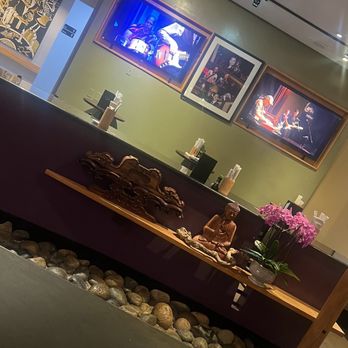 Yoshi's - Inside - Jazz & Blues Near Me - Oakland, California