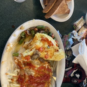 Metro Diner - Veggie omelette with hash browns - Breakfast & Brunch Near Me - Columbus, Georgia Metro Diner - Veggie omelette with hash browns - Breakfast & Brunch Near Me - Columbus, Georgia