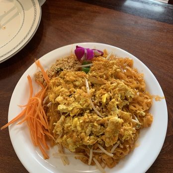Original Thai Noho Restaurant - Crab pot Crab Pad Thai Noodle - Thai Near Me - San Fernando Valley, California