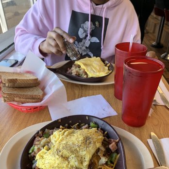 Steak 'n' Egger - meat lovers skillet - Diners Near Me - Chicago, Illinois