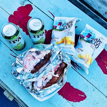 James Hook & Co - Lobstah rolls, chips, IPAs - Seafood Near Me - Boston, Massachusetts