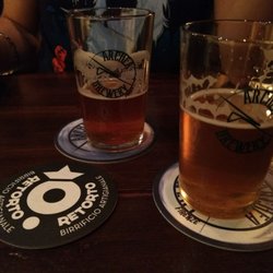 Archea Brewery - Les deux Lariano (Miloud au fond, amber ale, et la Aura Belgian single ale)