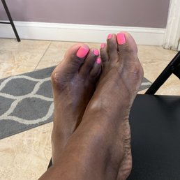 Runner's Feet are happy feet at Hollywood Nails! After running 9x200m this morning I still have happy feet! Runner's Feet are happy feet at Hollywood Nails! After running 9x200m this morning I still have happy feet!