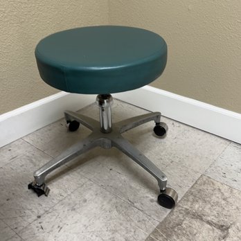 Hoang Hung, MD - Dirt exam room, broken equipment. - Family Practice Near Me - Sacramento, California Hoang Hung, MD - Dirt exam room, broken equipment. - Family Practice Near Me - Sacramento, California