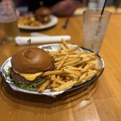Six Car Pub & Brewery - 6C Burger