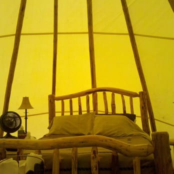 Cherry Wood Bed Breakfast and Barn - Inside a tee pee - not exactly "roughing it". - Bed & Breakfast Near Me - Zillah, Washington Cherry Wood Bed Breakfast and Barn - Inside a tee pee - not exactly "roughing it". - Bed & Breakfast Near Me - Zillah, Washington