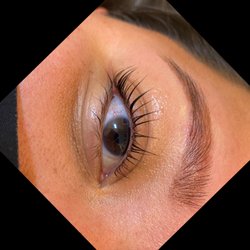 Brows By Adrianna Overly - Brow shaping, henna brows, and eyelash lift