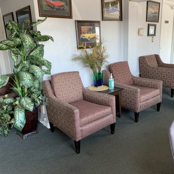 Stag Motors - Seating area - Used Car Dealers Near Me - Portland, Oregon