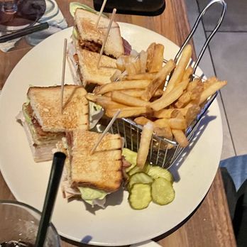 Yard House - New American Near Me - Atlanta, Georgia Yard House - New American Near Me - Atlanta, Georgia