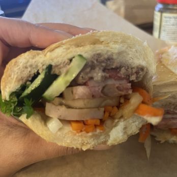 Le’s Banh Mi - Saigon special - Cafes Near Me - Honolulu, Hawaii