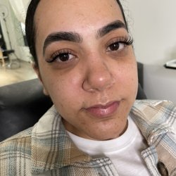 Brow wax & Henna and classic full-set by owner Ce
