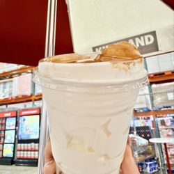 Apple pie crumble sundae (seasonal)