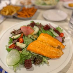 Crown & Bull - Beet salad with salmon
