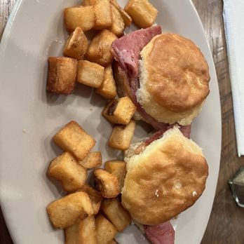 Frizzle Chicken Cafe - Ham Biscuits with home fries - Breakfast & Brunch Near Me - Pigeon Forge, Tennessee
