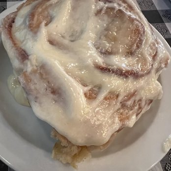 Hometown Charm Cafe - Cinnamon roll - Breakfast & Brunch Near Me - Sumner, Washington Hometown Charm Cafe - Cinnamon roll - Breakfast & Brunch Near Me - Sumner, Washington