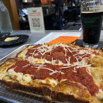 Cartridge Brewing - Detroit-style Pepperoni Pizza - Breweries Near Me - Maineville, Ohio