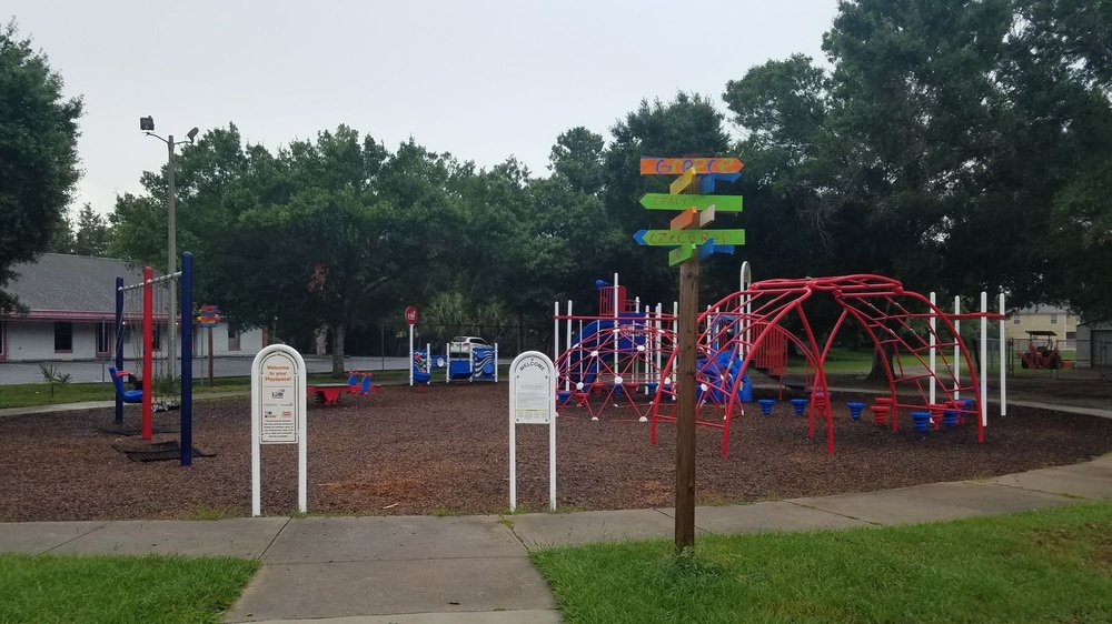 Oak Street Park Community Center, Kissimmee Roadtrippers