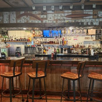 Epicure and Jack's Tavern - Smaller bar, close to the restaurant seating area - Italian Near Me - Millbrook, Alabama