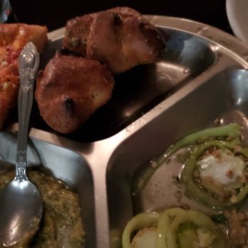 Casa Antica - Garlic knots, bread, spicy peppers and a pesto dip - Italian Near Me - Lewiston, New York