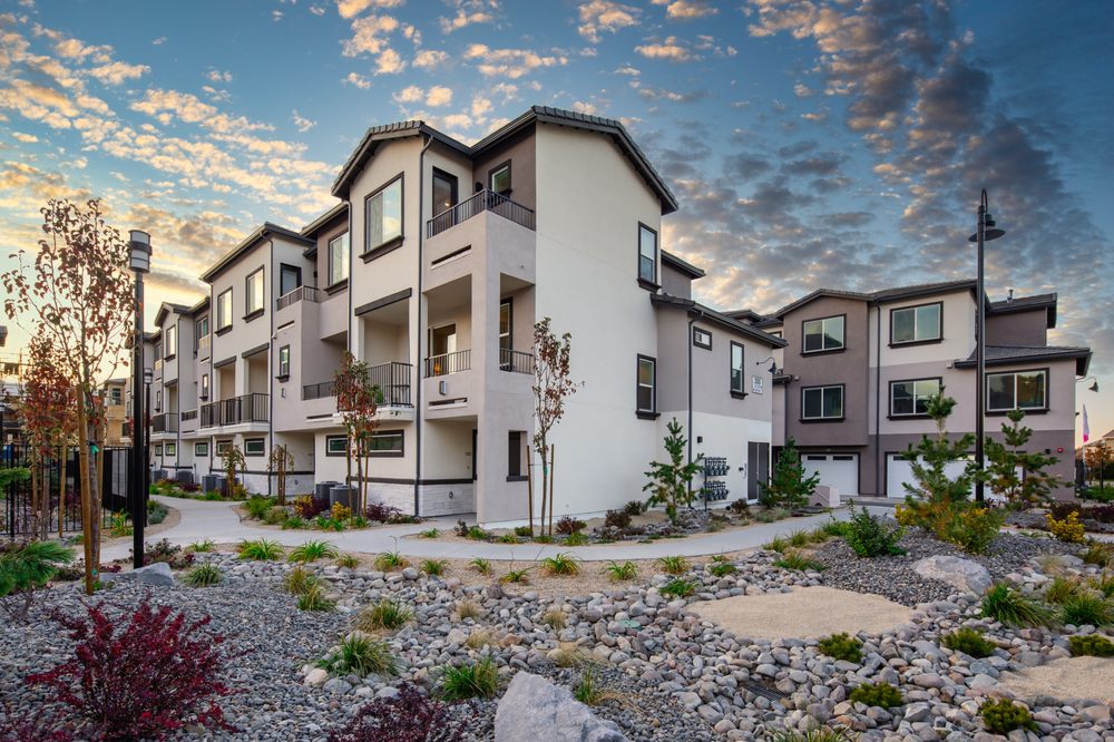 ESPRIT TOWNHOME APARTMENTS Updated October 2024 26 Photos 11800