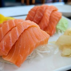 Makara Japanese Bistro - Sake Sashimi