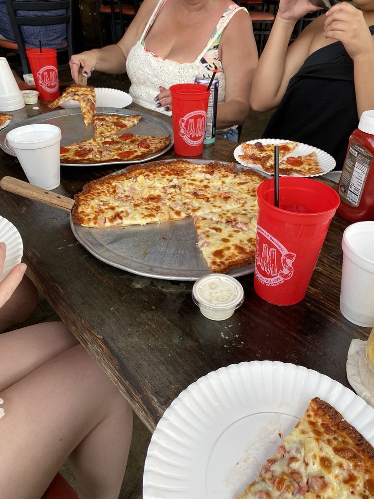 Sam’s Pizza Pub & Restaurant