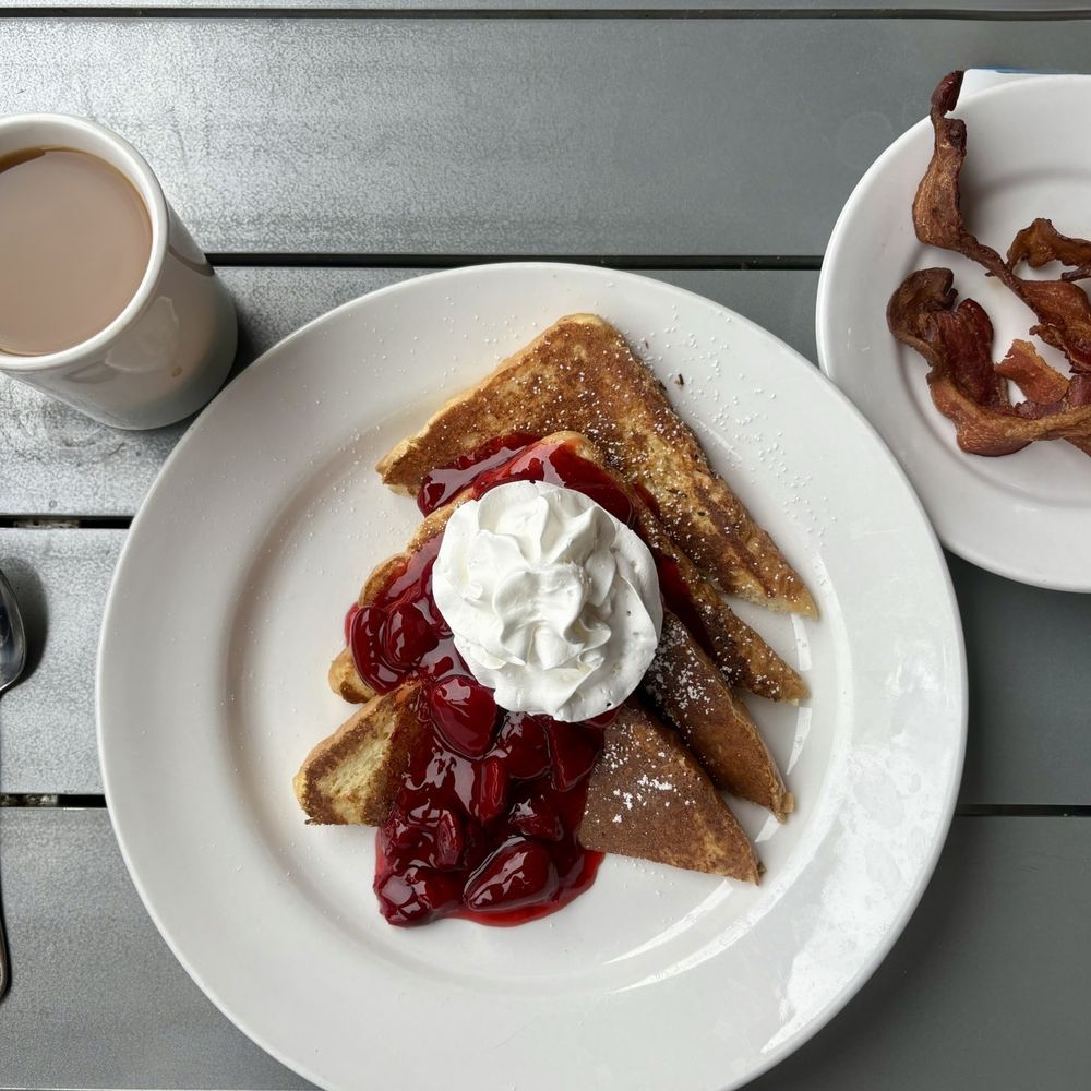 Lakeview Restaurant - French toast - American Near Me - Cambridge City, Indiana Lakeview Restaurant - French toast - American Near Me - Cambridge City, Indiana
