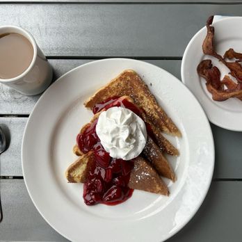 Lakeview Restaurant - French toast - American Near Me - Cambridge City, Indiana Lakeview Restaurant - French toast - American Near Me - Cambridge City, Indiana